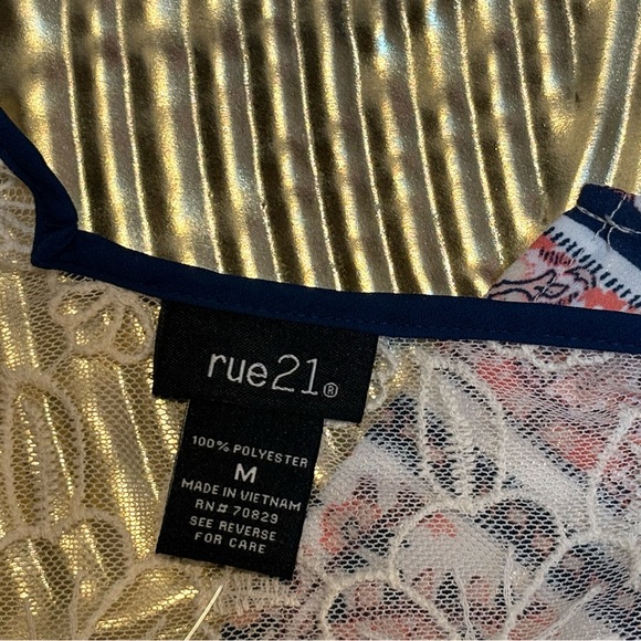 Women's Off Shoulder Navy and Cream Patterned Top - Picture 4 of 6